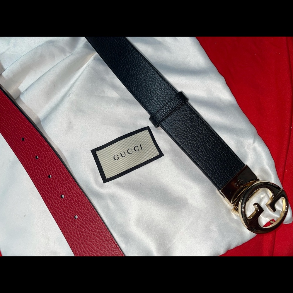 Gucci Women's Black/Red Leather Reversible GBelt